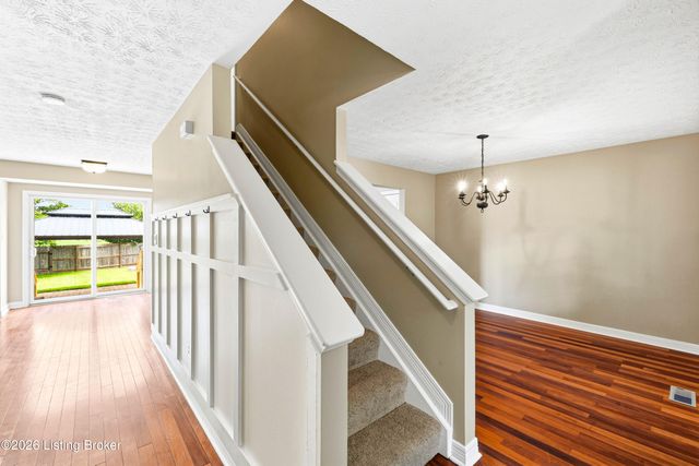 5121 Arbor Oak Ct, Louisville, KY 40229