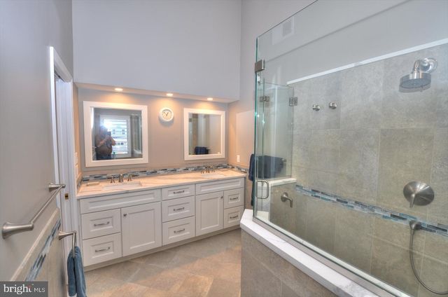 19 CENTERBOARD DR, Bayville, NJ 08721