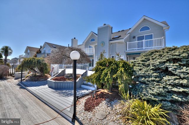 19 CENTERBOARD DR, Bayville, NJ 08721