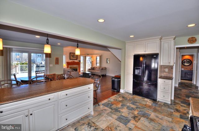 19 CENTERBOARD DR, Bayville, NJ 08721