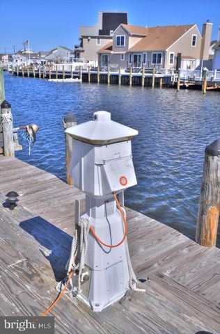 19 CENTERBOARD DR, Bayville, NJ 08721