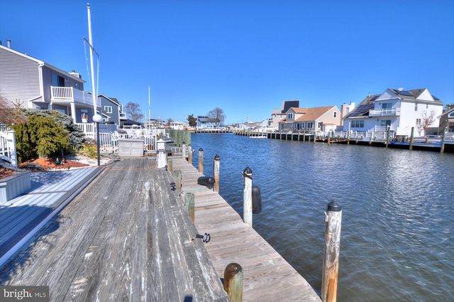 19 CENTERBOARD DR, Bayville, NJ 08721