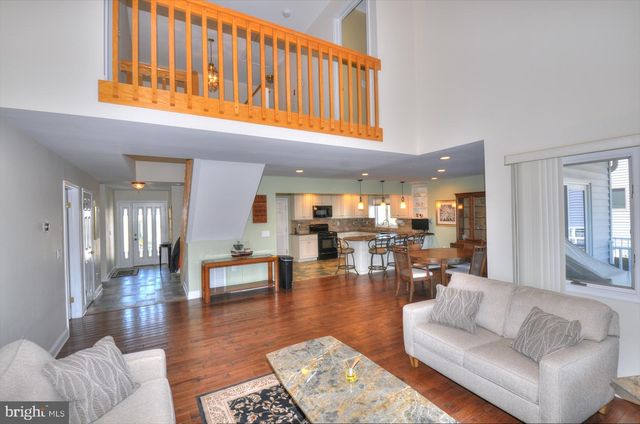 19 CENTERBOARD DR, Bayville, NJ 08721