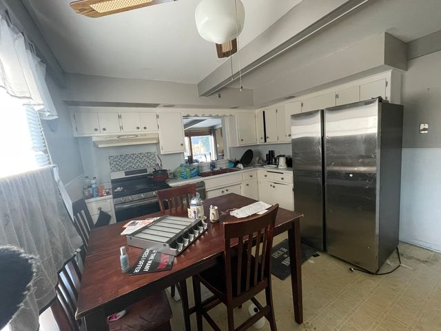 11524 S Nagle Avenue, Worth, IL 60482