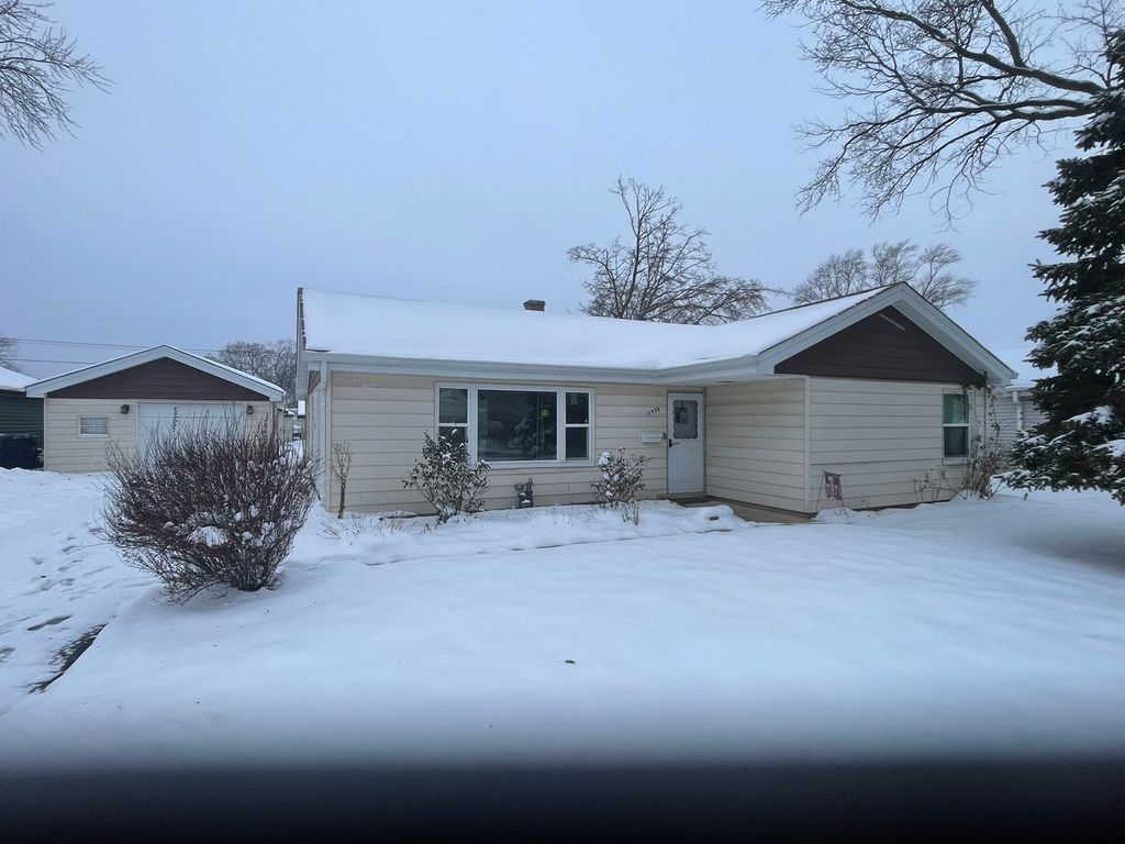 11524 S Nagle Avenue, Worth, IL 60482