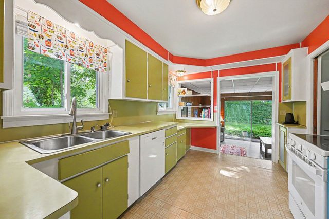 1411 Collegewood Street, Ypsilanti, MI 48197