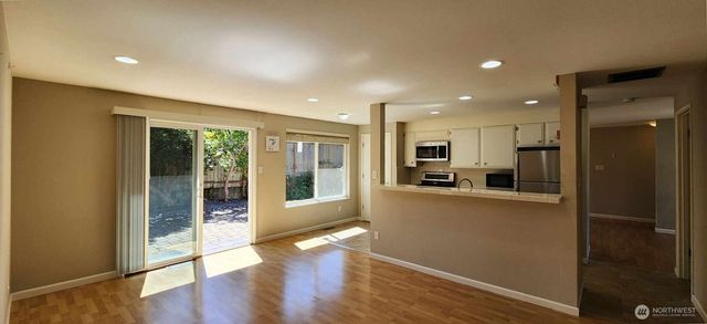 16811 NE 32nd Street, Bellevue, WA 98008