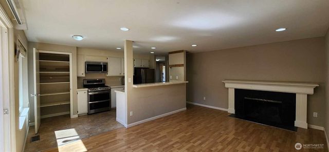 16811 NE 32nd Street, Bellevue, WA 98008