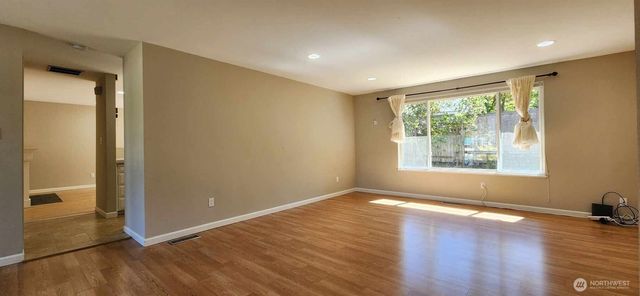 16811 NE 32nd Street, Bellevue, WA 98008