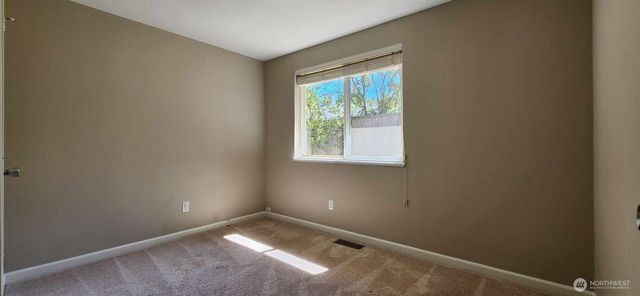 16811 NE 32nd Street, Bellevue, WA 98008