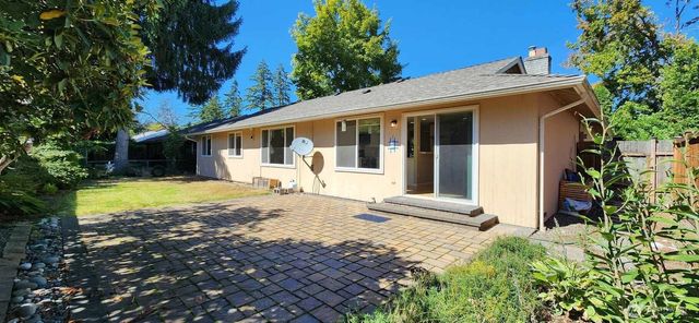 16811 NE 32nd Street, Bellevue, WA 98008