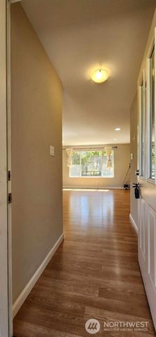 16811 NE 32nd Street, Bellevue, WA 98008