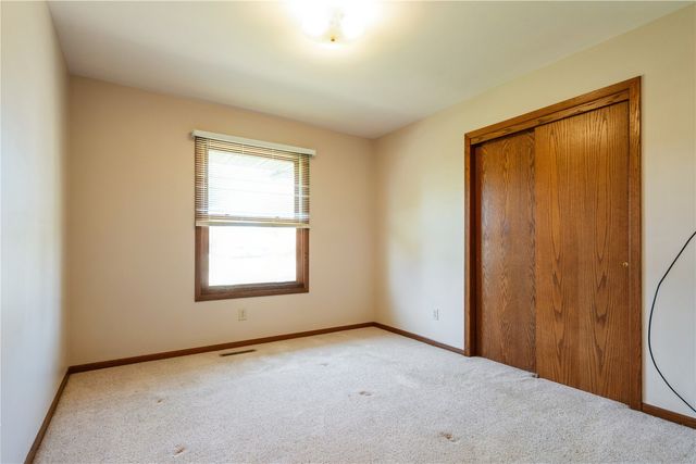 2540 Grand Avenue, Marion, IA 52302