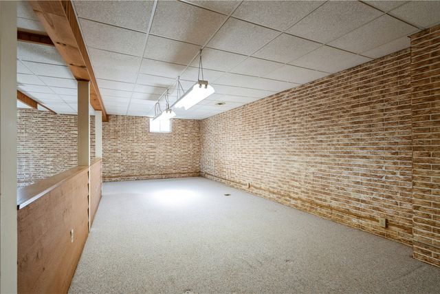 2540 Grand Avenue, Marion, IA 52302