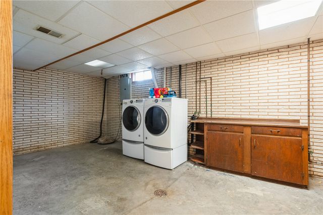 2540 Grand Avenue, Marion, IA 52302
