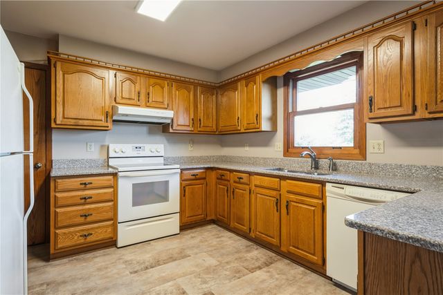 2540 Grand Avenue, Marion, IA 52302