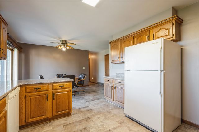 2540 Grand Avenue, Marion, IA 52302