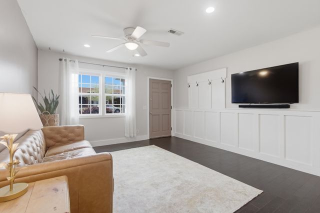 350 Hoff Avenue, Charleston, SC 29407