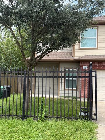 8111 Sealey Street A, Houston, TX 77088
