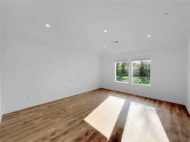 606 S Neon Avenue, Fayetteville, AR 72704
