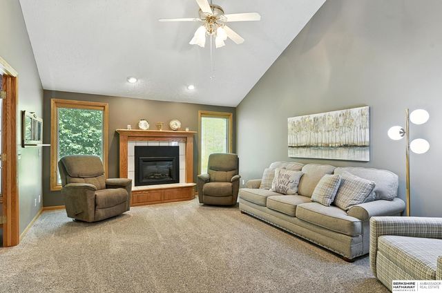 106 Sharon Drive, Crescent, IA 51526