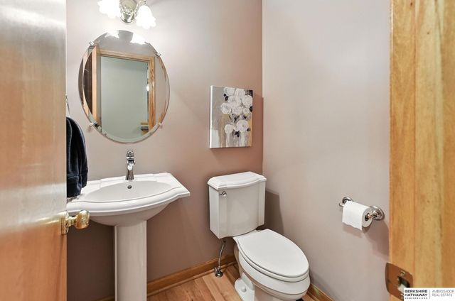 106 Sharon Drive, Crescent, IA 51526