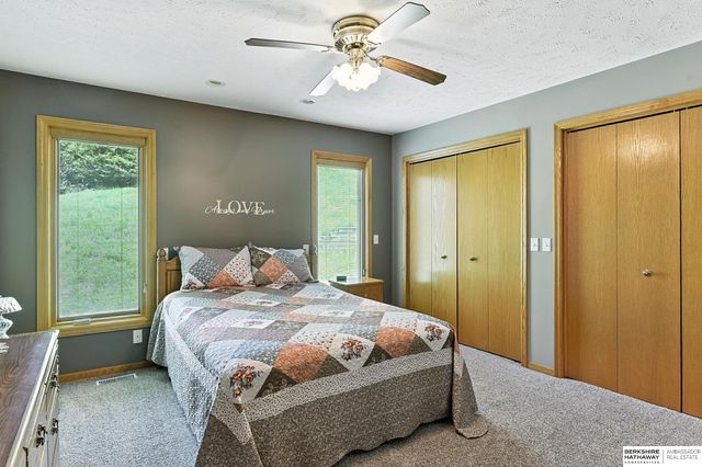 106 Sharon Drive, Crescent, IA 51526