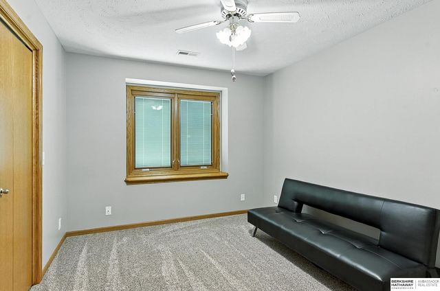 106 Sharon Drive, Crescent, IA 51526