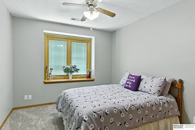 106 Sharon Drive, Crescent, IA 51526