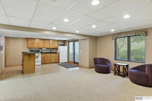 106 Sharon Drive, Crescent, IA 51526