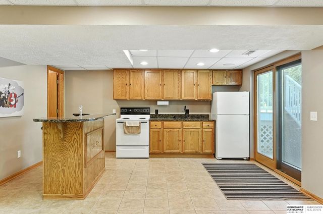 106 Sharon Drive, Crescent, IA 51526