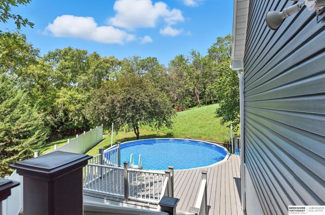 106 Sharon Drive, Crescent, IA 51526