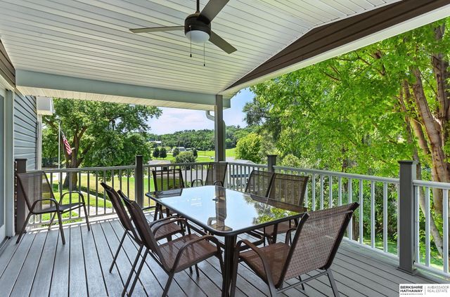 106 Sharon Drive, Crescent, IA 51526