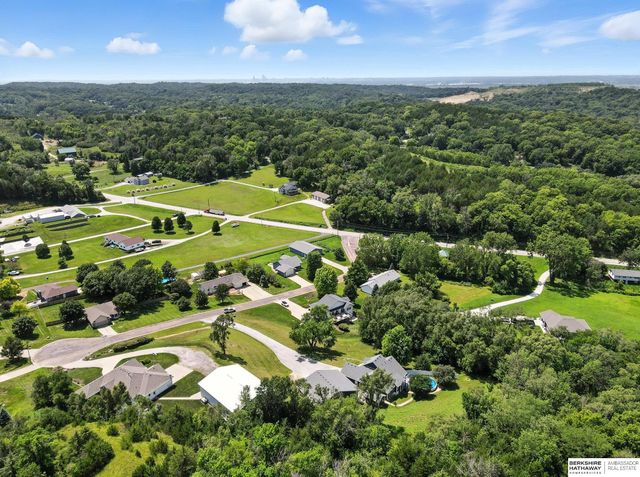 106 Sharon Drive, Crescent, IA 51526