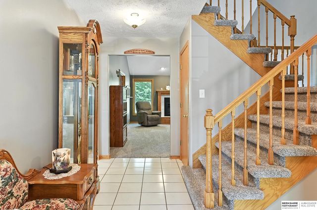 106 Sharon Drive, Crescent, IA 51526