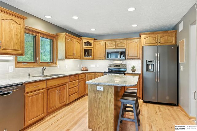 106 Sharon Drive, Crescent, IA 51526