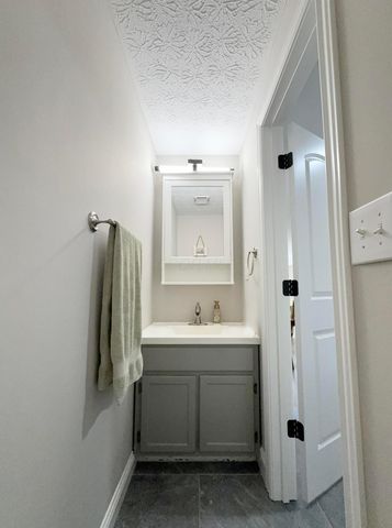 2392 Dunsworth Drive, Columbus, OH 43235