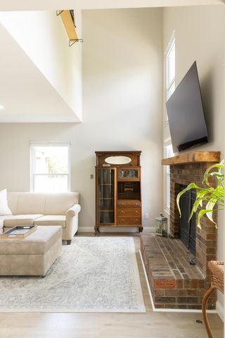 2392 Dunsworth Drive, Columbus, OH 43235