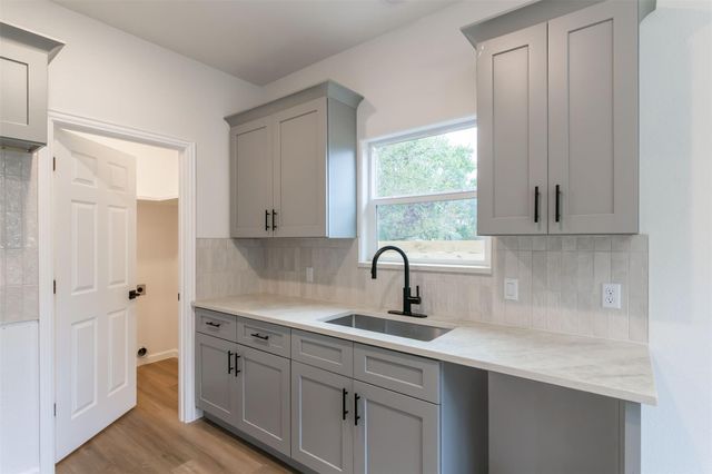 508 Brown ST, Lockhart, TX 78644