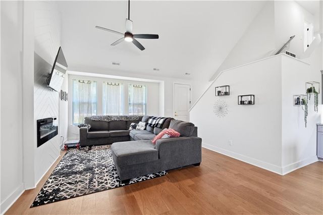 413 W Walnut Street, Cleveland, MO 64734