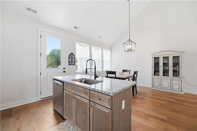 413 W Walnut Street, Cleveland, MO 64734