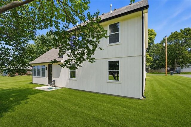 413 W Walnut Street, Cleveland, MO 64734