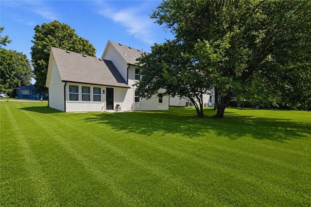 413 W Walnut Street, Cleveland, MO 64734