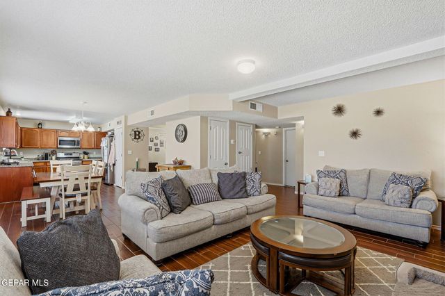 14233 SPANISH POINT Drive, El Paso, TX 79938