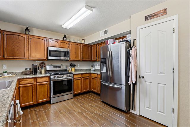 14233 SPANISH POINT Drive, El Paso, TX 79938