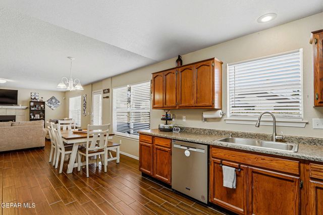 14233 SPANISH POINT Drive, El Paso, TX 79938