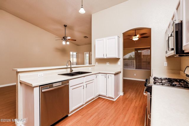 10105 E Paseo San Bruno, Tucson, AZ 85747