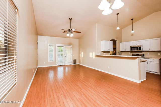 10105 E Paseo San Bruno, Tucson, AZ 85747