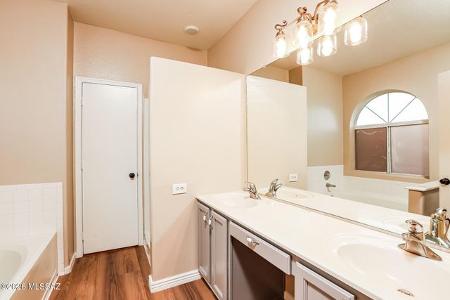 10105 E Paseo San Bruno, Tucson, AZ 85747