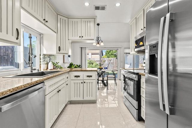 2353 Edenbridge Ln, Chula Vista, CA 92139
